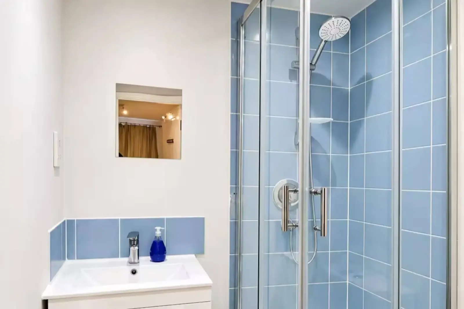 Cozy Eastleigh Home | 2 King Beds | Free Parking in SO50 5GB - Property image 12 - VivreStays