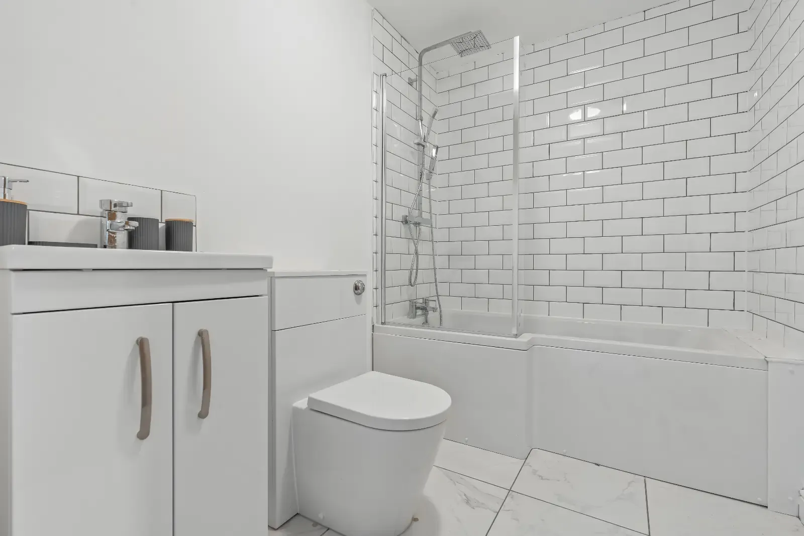 View Modern 2BR & 2Bath Apartment in Bham | Sleeps 6 in 8 High Street, Sutton Coldfield, B72 1XA, United Kingdom Modern 2BR & 2Bath Apartment in Bham | Sleeps 6 in 8 High Street, Sutton Coldfield, B72 1XA, United Kingdom - Property image 6 - VivreStays