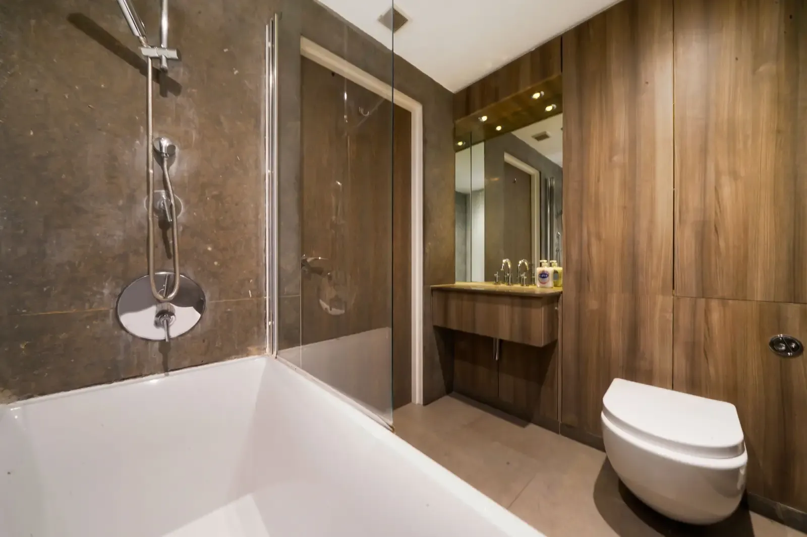 Imperial Wharf, London in 213 Townmead Road, Hammersmith and Fulham, London, SW6 2FH, United Kingdom - Property image 3 - VivreStays