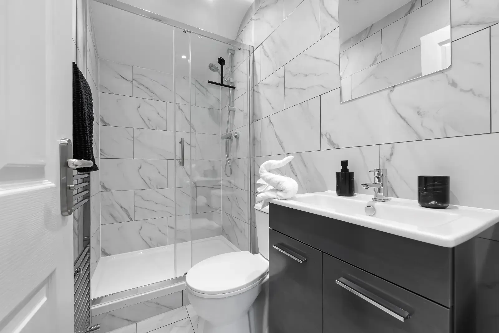 Imperial Wharf, London in 213 Townmead Road, Hammersmith and Fulham, London, SW6 2FH, United Kingdom - Property image 12 - VivreStays