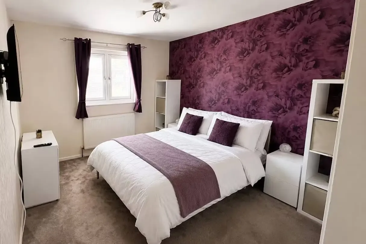 Comfortable 2 Bedroom Home with Garden | Waltham Abbey serviced apartment - Waltham Abbey - VivreStays