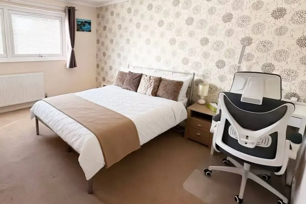 Comfortable 2 Bedroom Home with Garden | Waltham Abbey in 46 Gant Court, EN9 3DY - Property image 6 - VivreStays