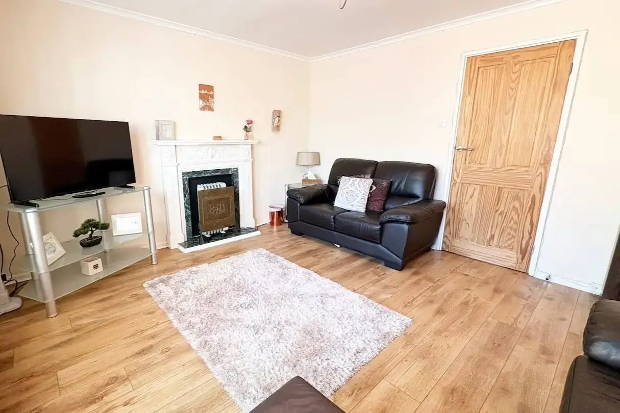 Comfortable 2 Bedroom Home with Garden | Waltham Abbey in 46 Gant Court, EN9 3DY - Property image 7 - VivreStays
