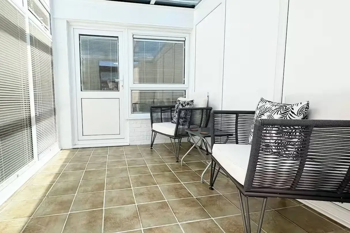Comfortable 2 Bedroom Home with Garden | Waltham Abbey in 46 Gant Court, EN9 3DY - Property image 10 - VivreStays