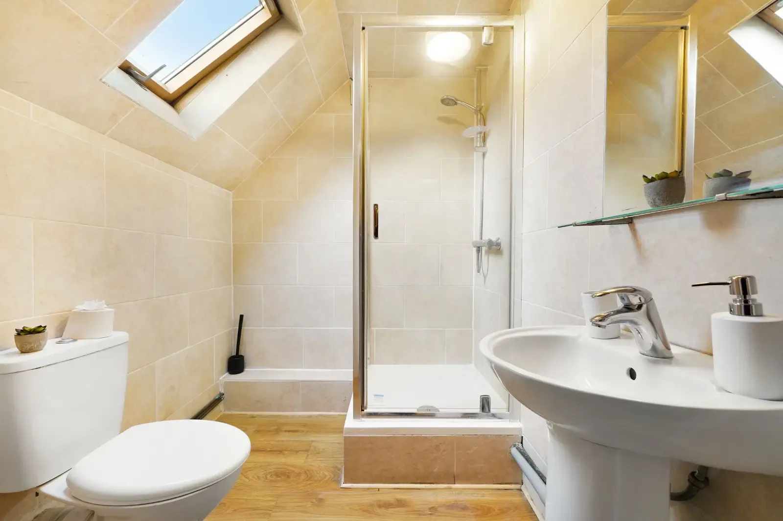 3Bedroom, Reading in RG7 1AE, Reading, Wokingham, England, United Kingdom - Property image 14 - VivreStays