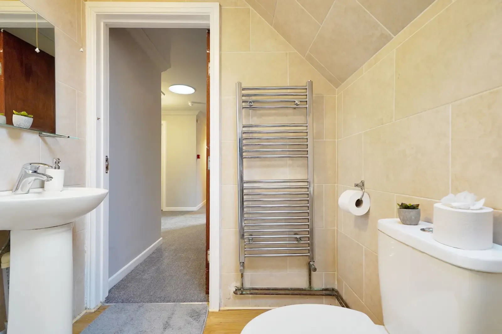 3Bedroom, Reading in RG7 1AE, Reading, Wokingham, England, United Kingdom - Property image 18 - VivreStays