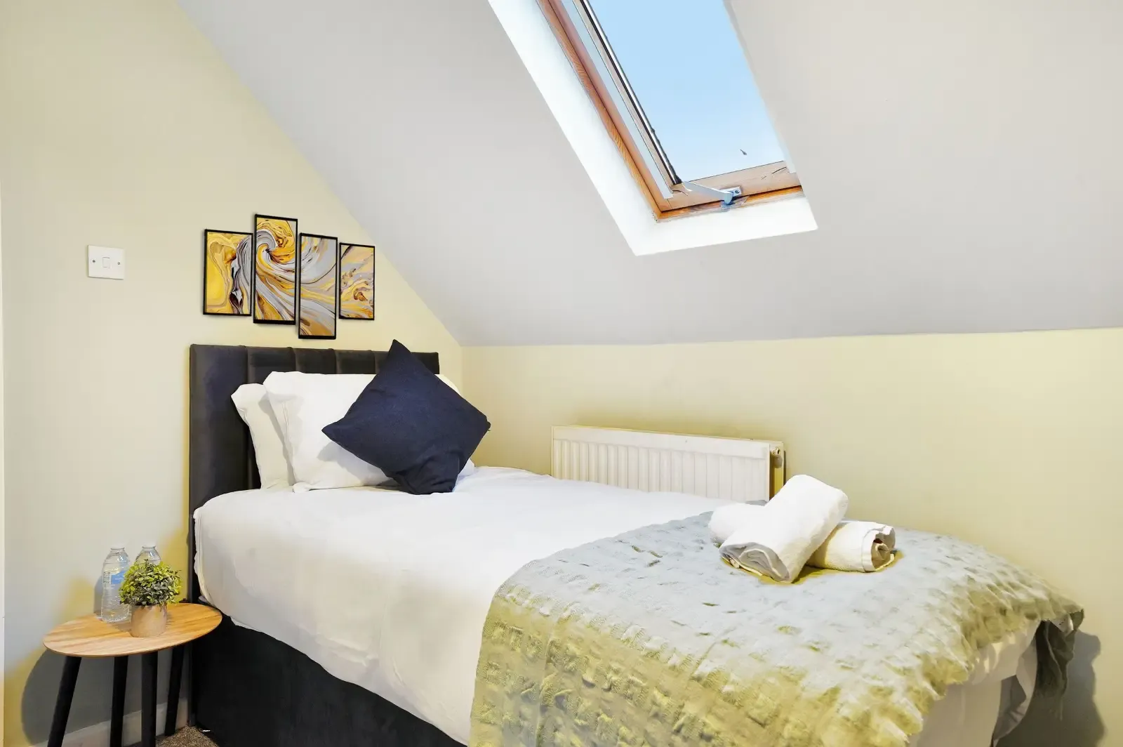 3Bedroom, Reading in RG7 1AE, Reading, Wokingham, England, United Kingdom - Property image 24 - VivreStays