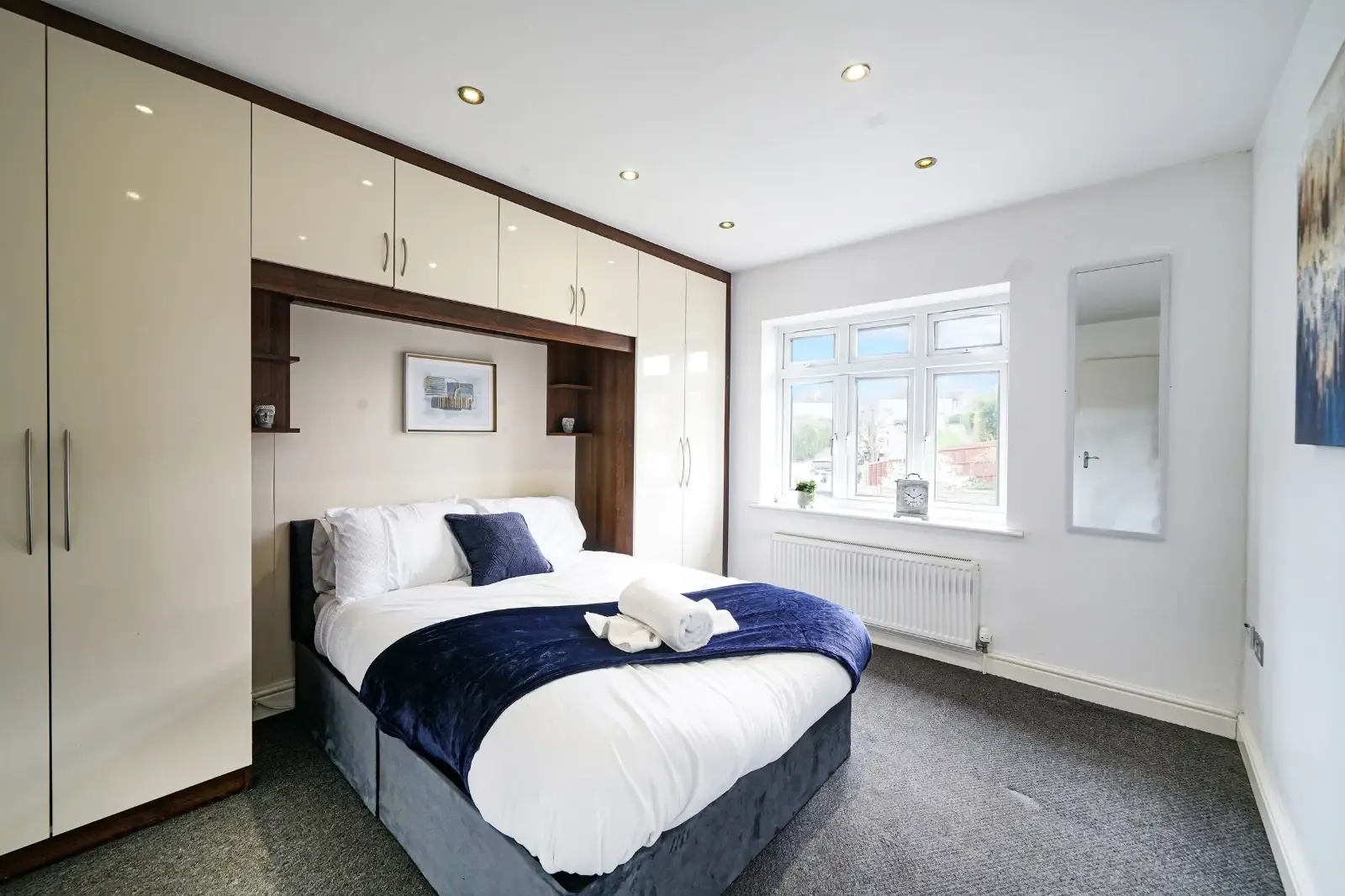 Elstree & Borehamwood 4 Bed in 52a Sullivan Way, Elstree, Borehamwood, WD6 3DJ, United Kingdom - Property image 3 - VivreStays