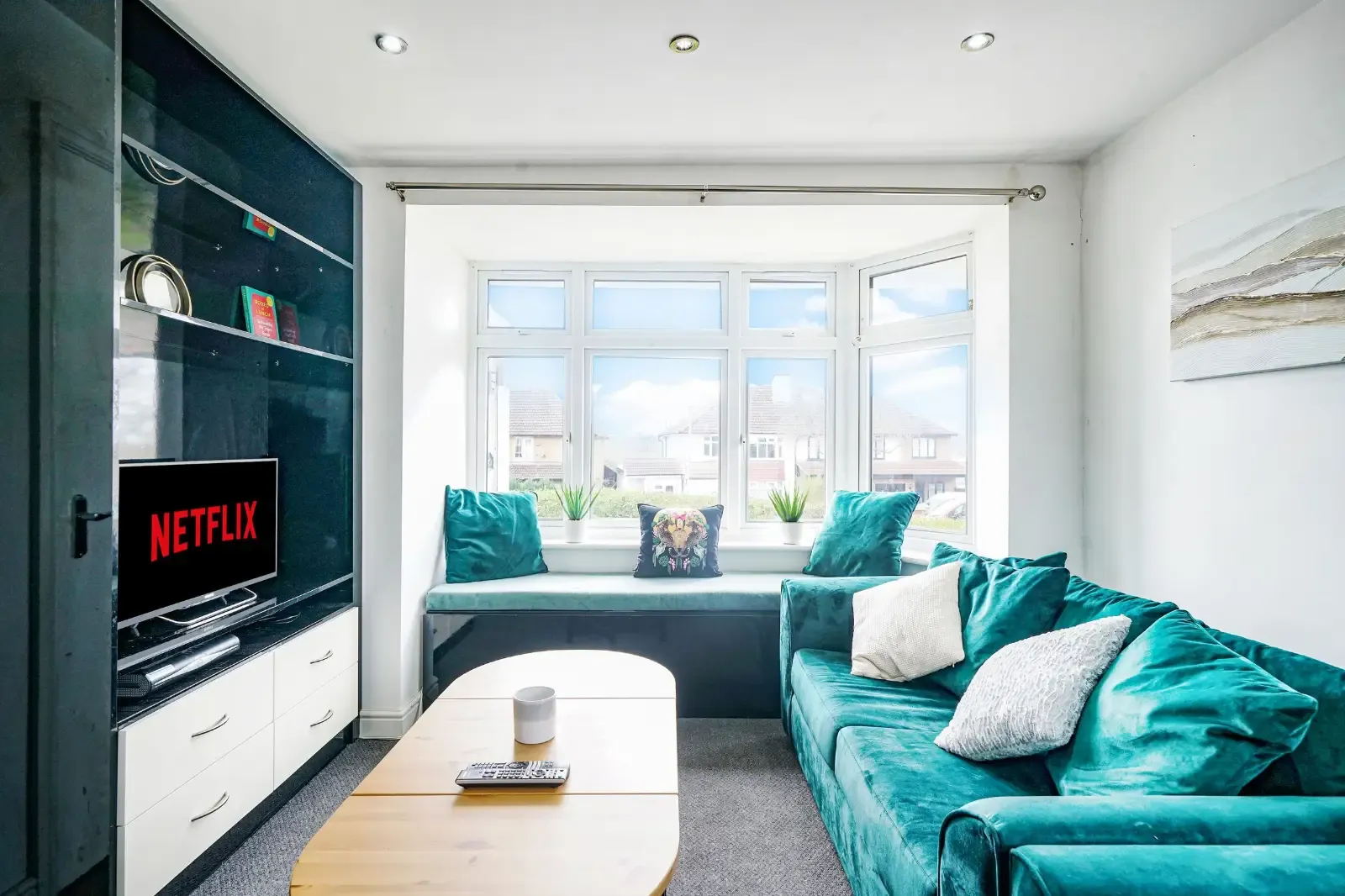 Elstree & Borehamwood 4 Bed in 52a Sullivan Way, Elstree, Borehamwood, WD6 3DJ, United Kingdom - Property image 17 - VivreStays