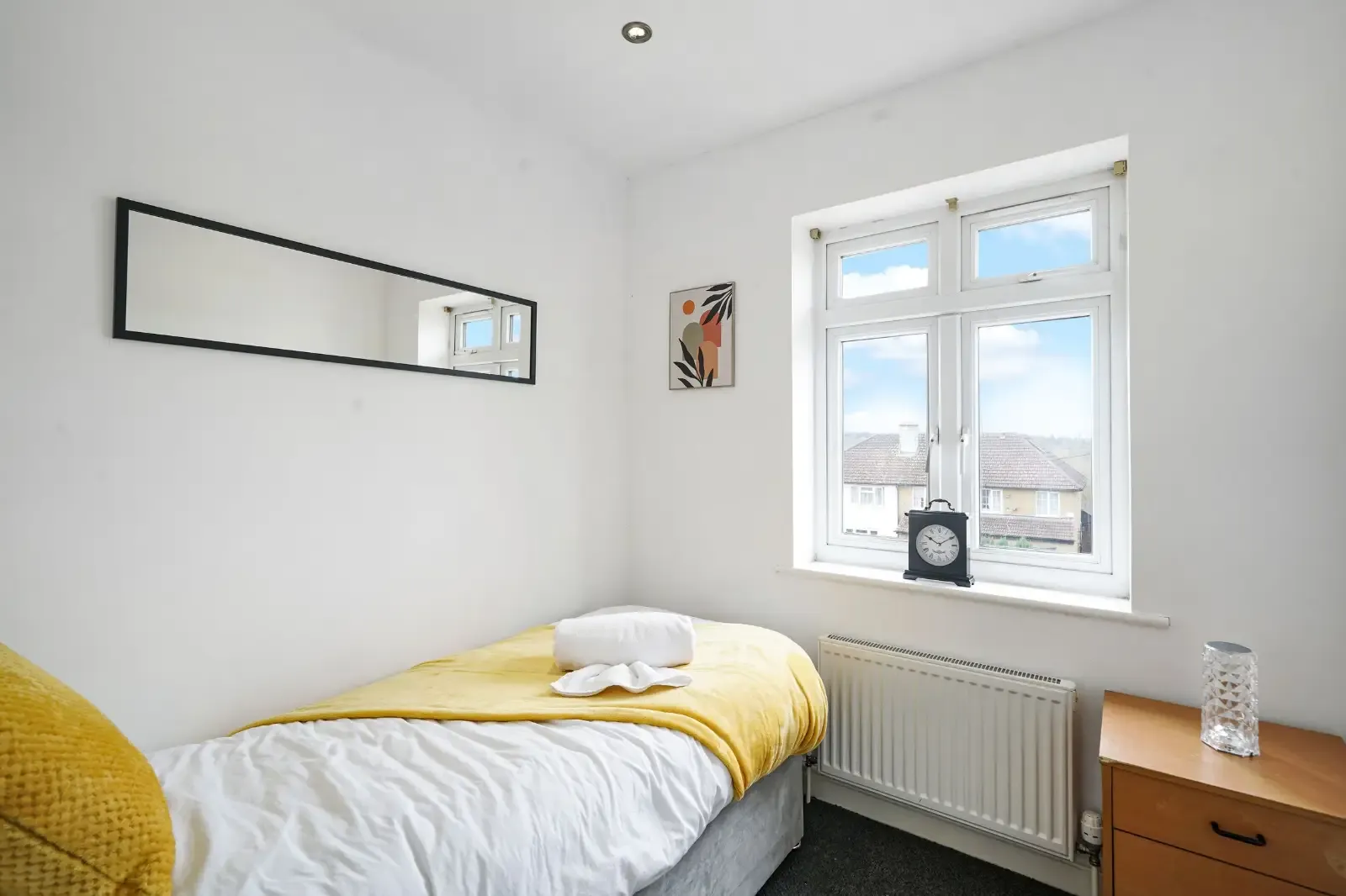 Elstree & Borehamwood 4 Bed in 52a Sullivan Way, Elstree, Borehamwood, WD6 3DJ, United Kingdom - Property image 23 - VivreStays