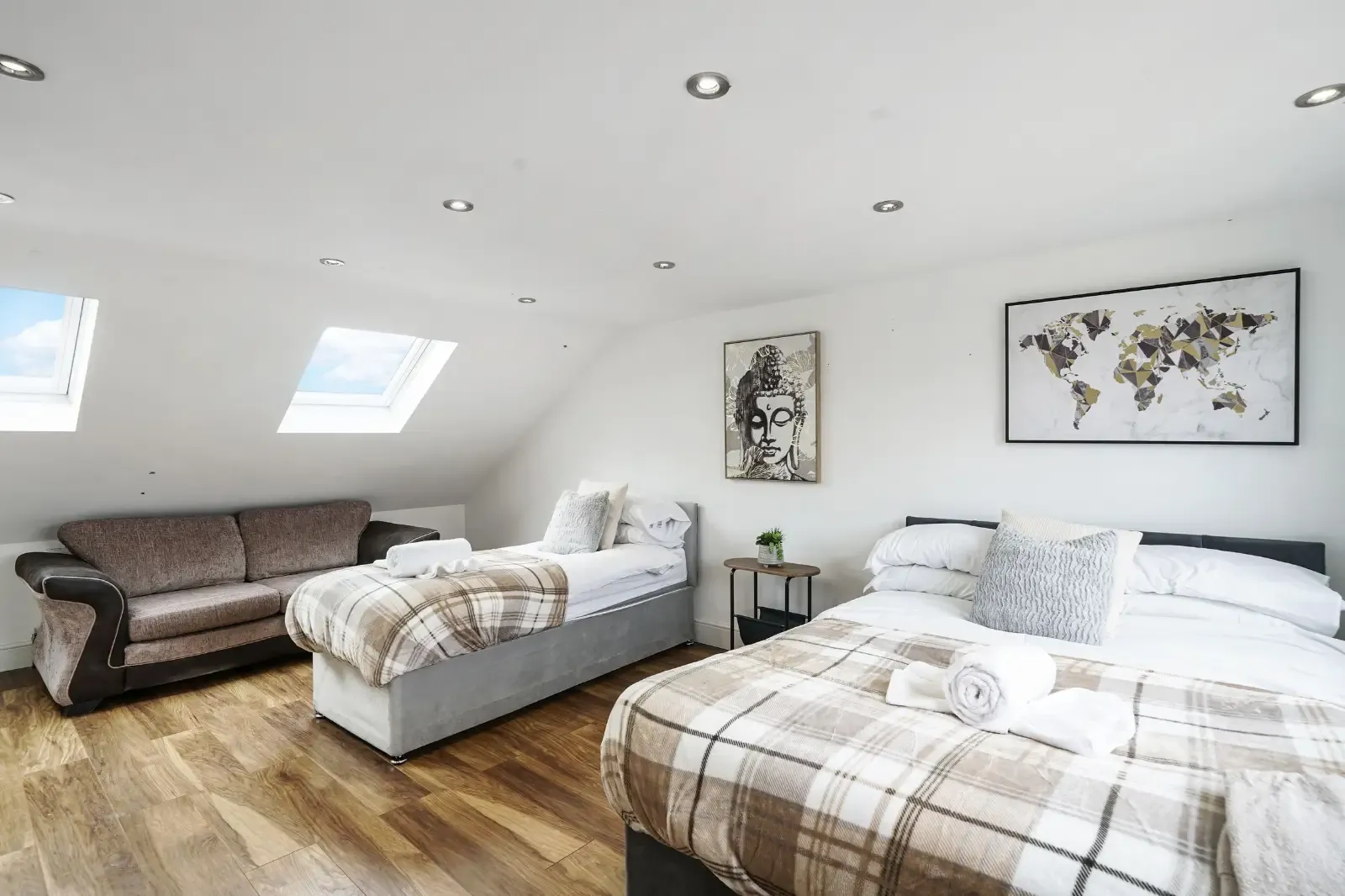 Elstree & Borehamwood 4 Bed in 52a Sullivan Way, Elstree, Borehamwood, WD6 3DJ, United Kingdom - Property image 28 - VivreStays