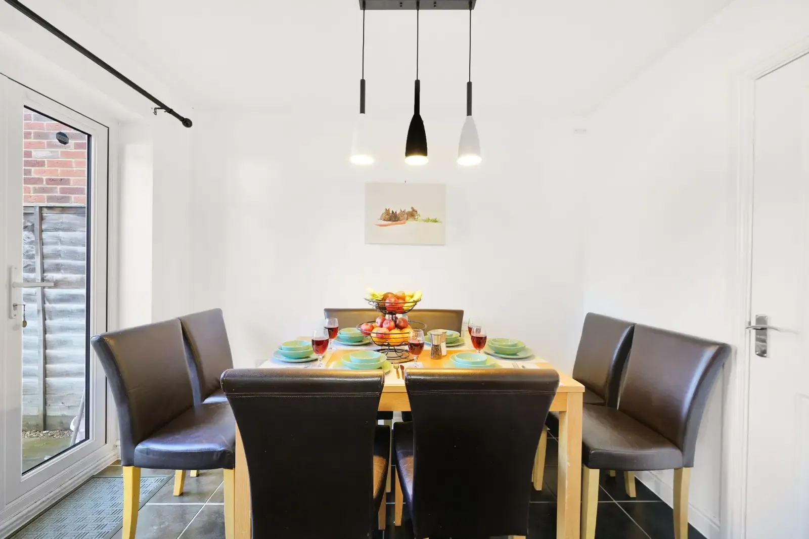 3 Bedroom Amersham in 19 The Bramblings, Little Chalfont, Amersham, HP6 6FN, United Kingdom - Property image 13 - VivreStays