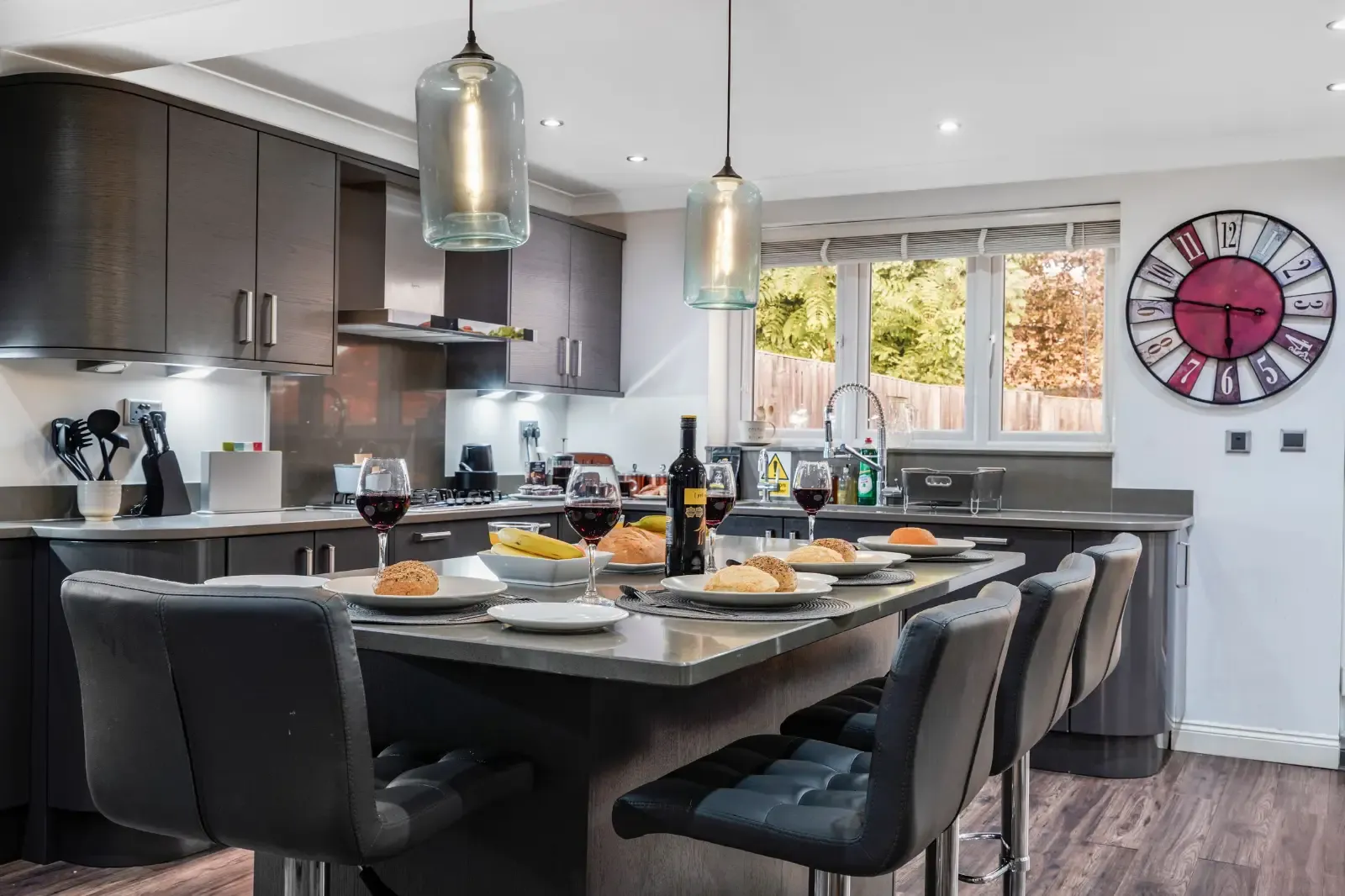 4 Bed 3 Bath in 27 Shirley Road, Maidenhead, SL6 4PH, United Kingdom - Property image 6 - VivreStays