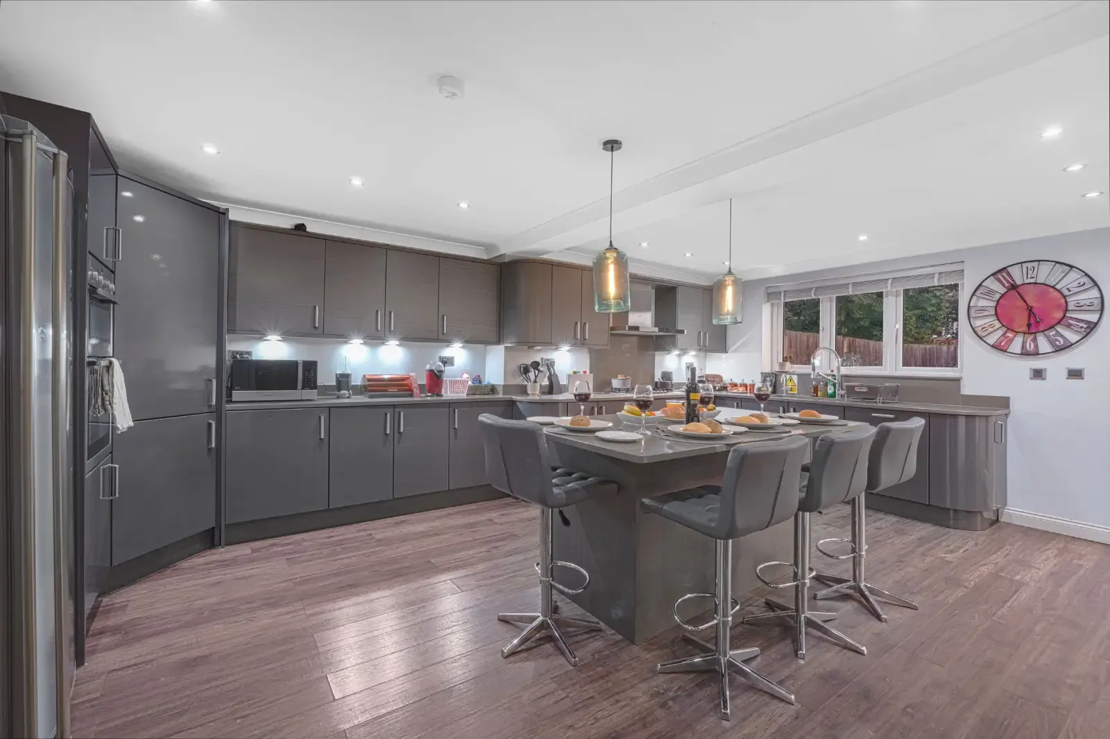 4 Bed 3 Bath in 27 Shirley Road, Maidenhead, SL6 4PH, United Kingdom - Property image 10 - VivreStays