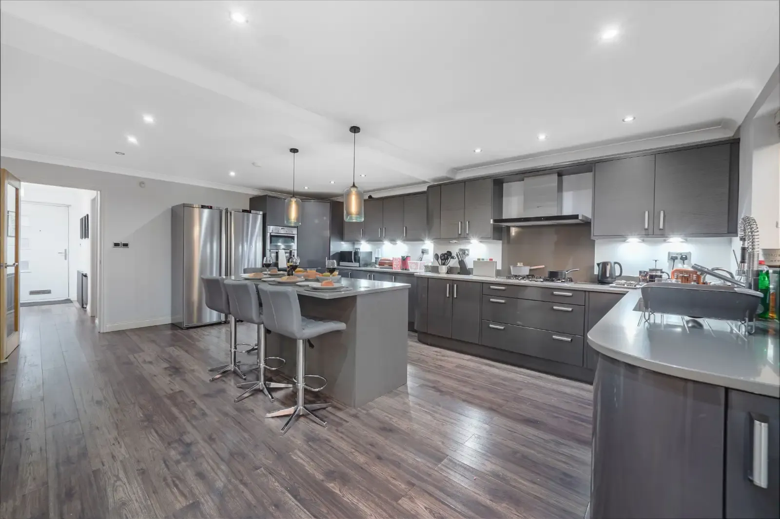 4 Bed 3 Bath in 27 Shirley Road, Maidenhead, SL6 4PH, United Kingdom - Property image 14 - VivreStays