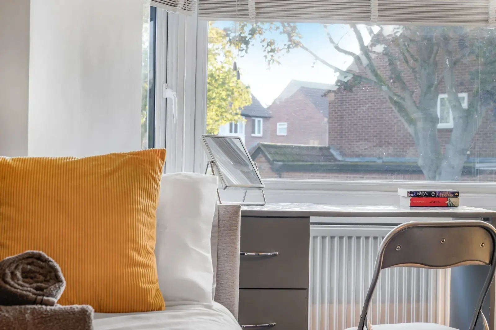 4 Bed 3 Bath in 27 Shirley Road, Maidenhead, SL6 4PH, United Kingdom - Property image 18 - VivreStays