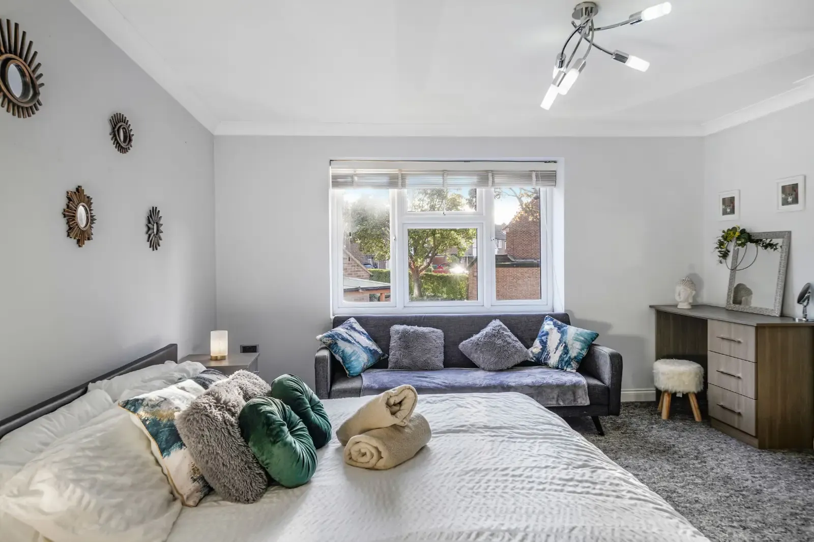 4 Bed 3 Bath in 27 Shirley Road, Maidenhead, SL6 4PH, United Kingdom - Property image 20 - VivreStays