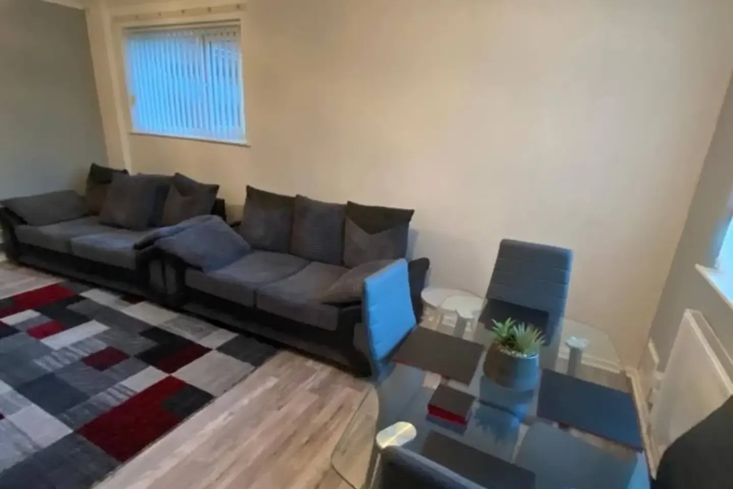 Comfortable 4 Bedroom House in Doncaster in 1 Lilac Crescent, DN12 1NH - Property image 6 - VivreStays
