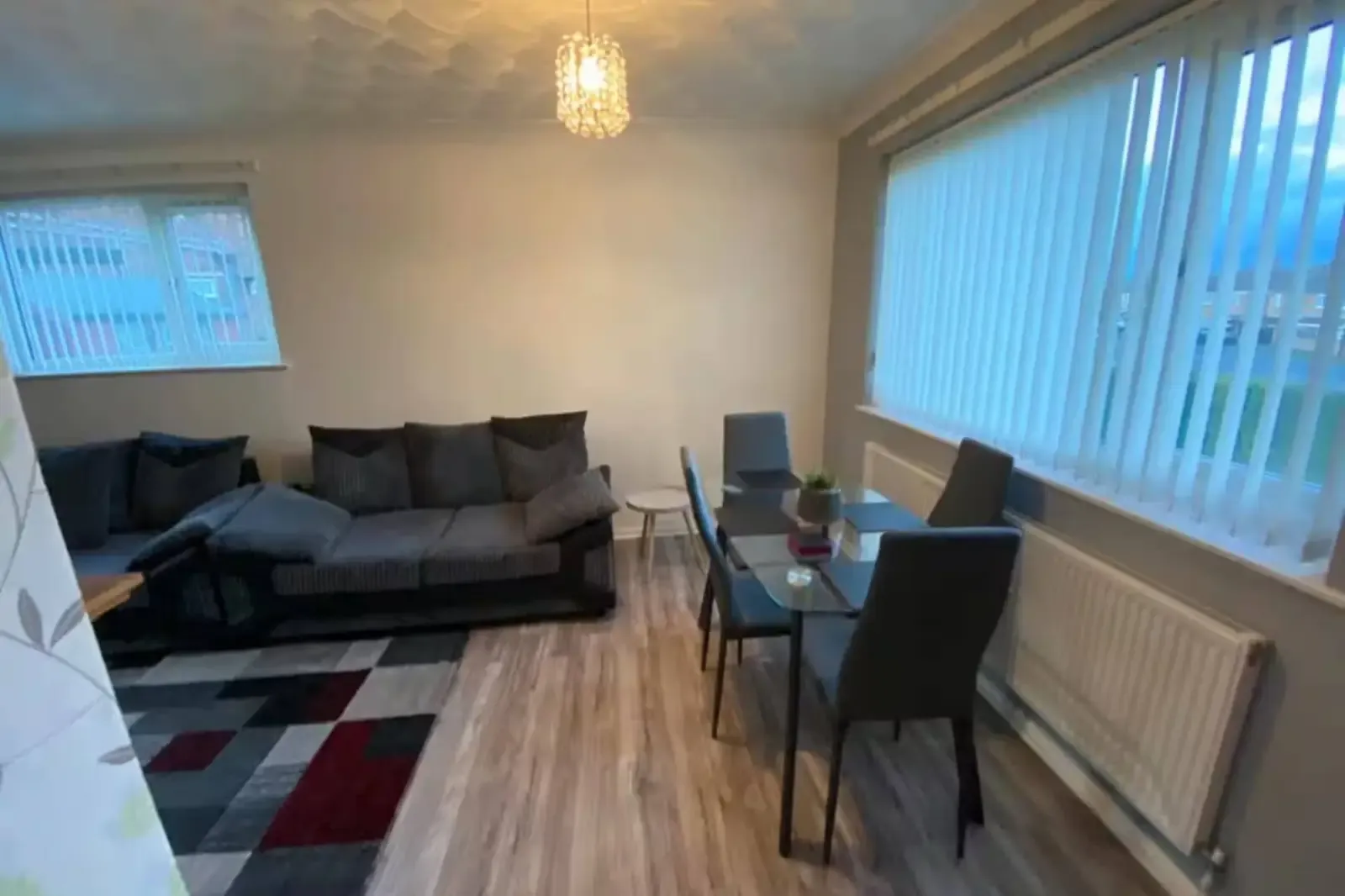 Comfortable 4 Bedroom House in Doncaster in 1 Lilac Crescent, DN12 1NH - Property image 5 - VivreStays