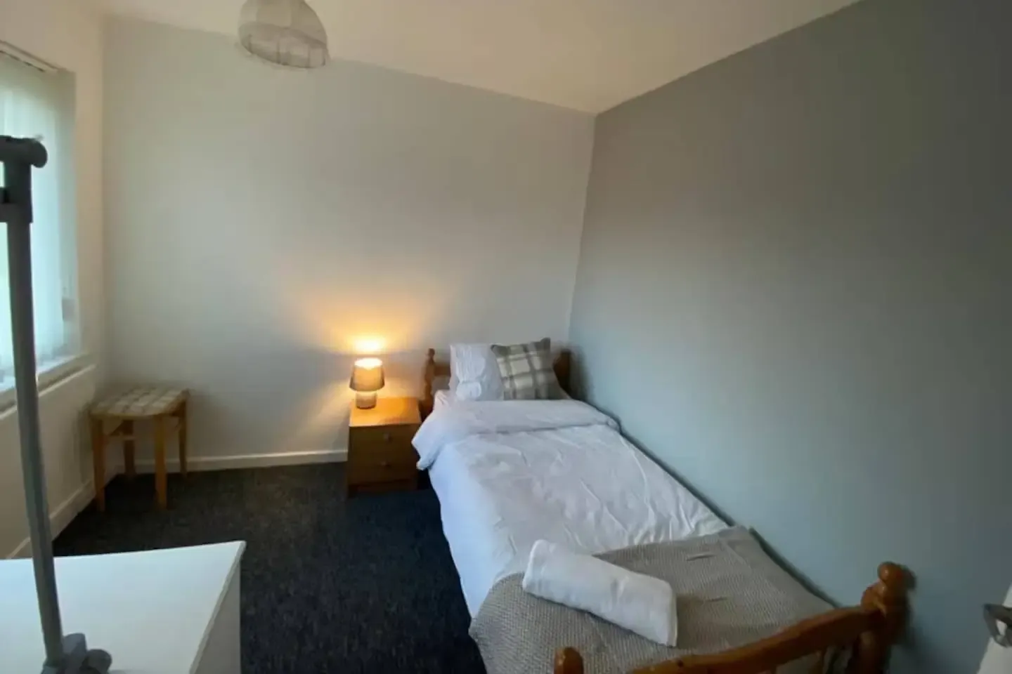 Comfortable 4 Bedroom House in Doncaster in 1 Lilac Crescent, DN12 1NH - Property image 8 - VivreStays