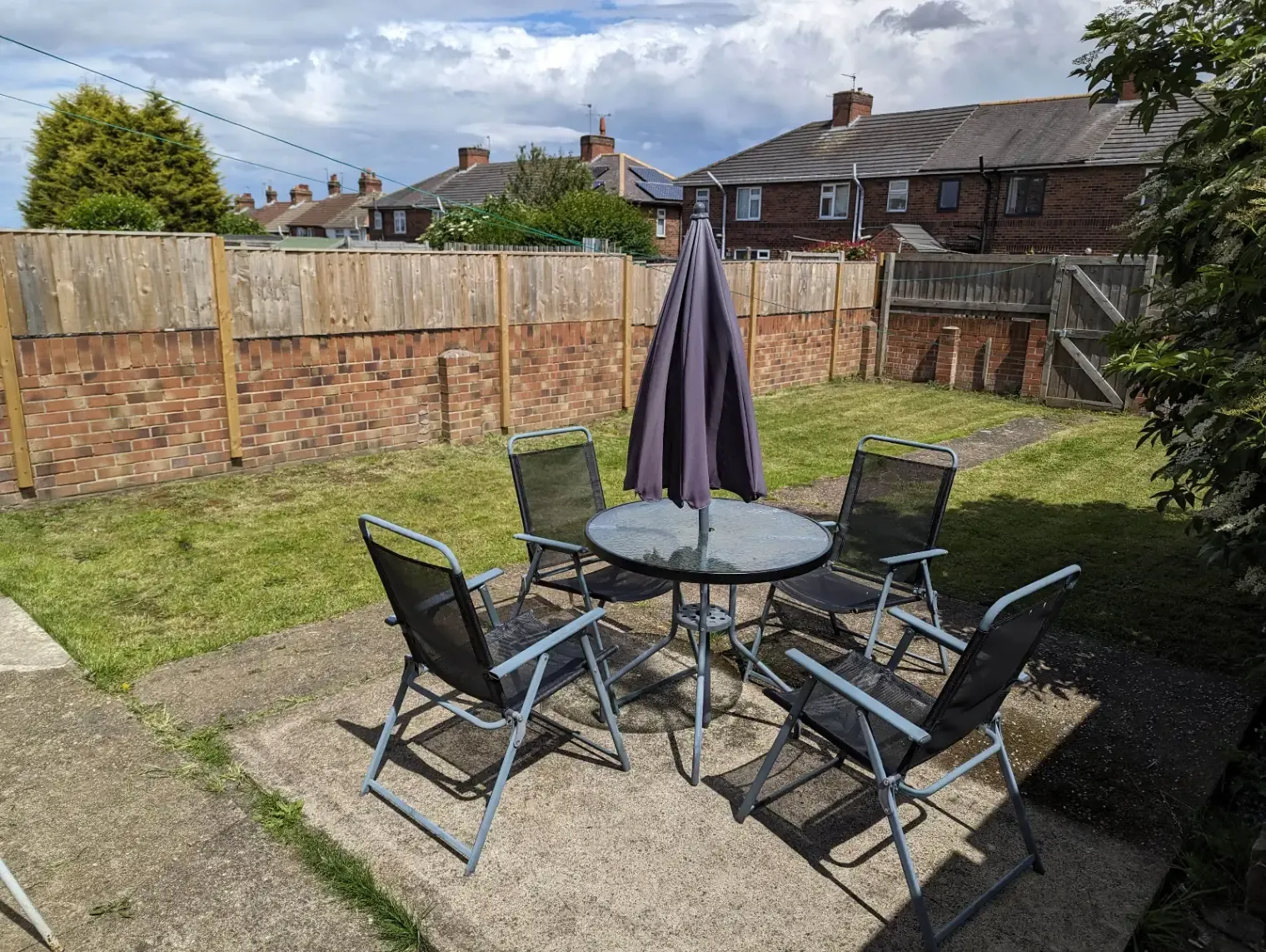 Spacious 3 BR House |6 Guest | Free Parking | Garden in DN12 1AS, Doncaster, South Yorkshire, England, United Kingdom - Property image 7 - VivreStays