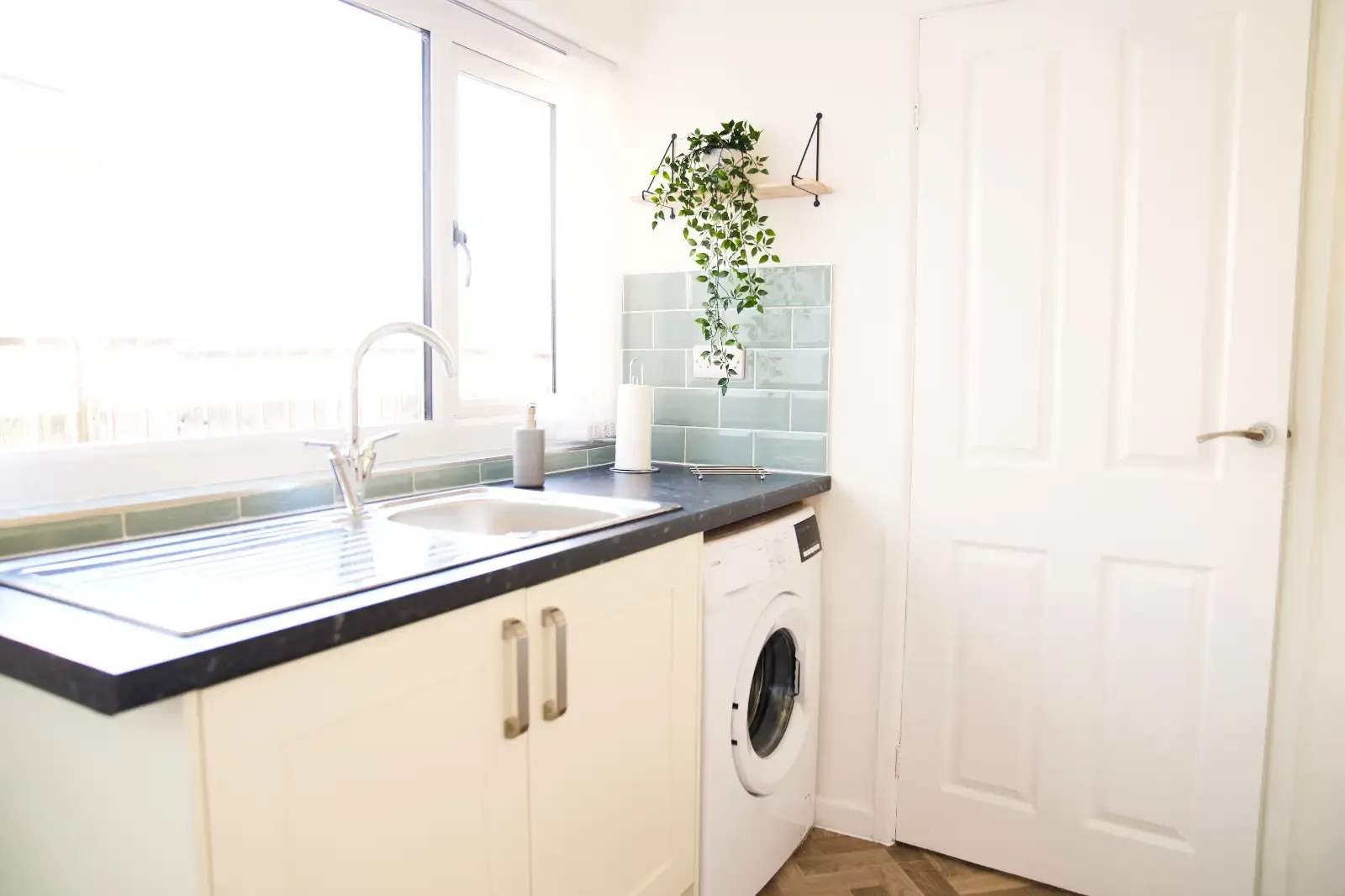Spacious 3 BR House |6 Guest | Free Parking | Garden in DN12 1AS, Doncaster, South Yorkshire, England, United Kingdom - Property image 11 - VivreStays
