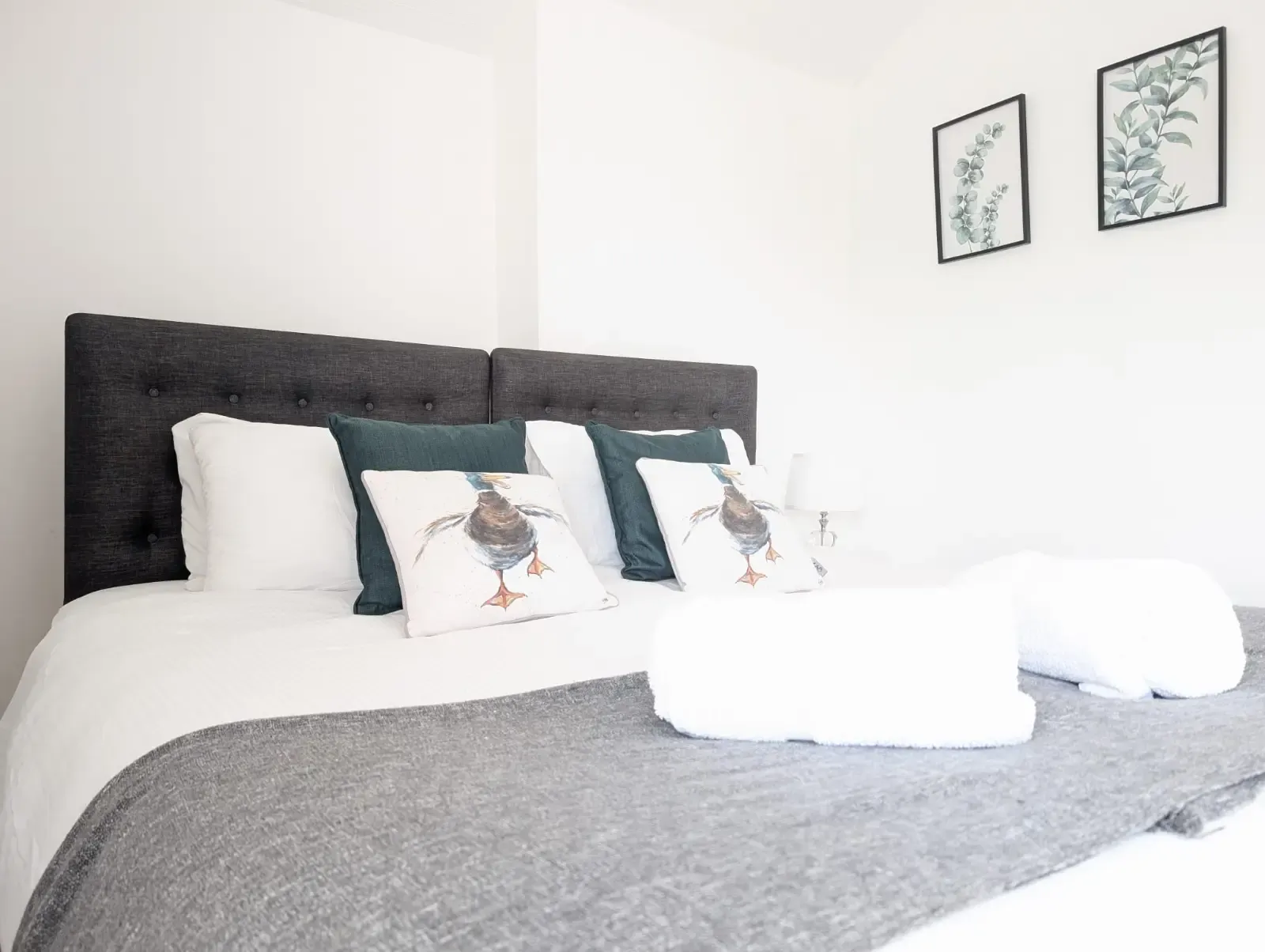 Spacious 3 BR House |6 Guest | Free Parking | Garden in DN12 1AS, Doncaster, South Yorkshire, England, United Kingdom - Property image 8 - VivreStays