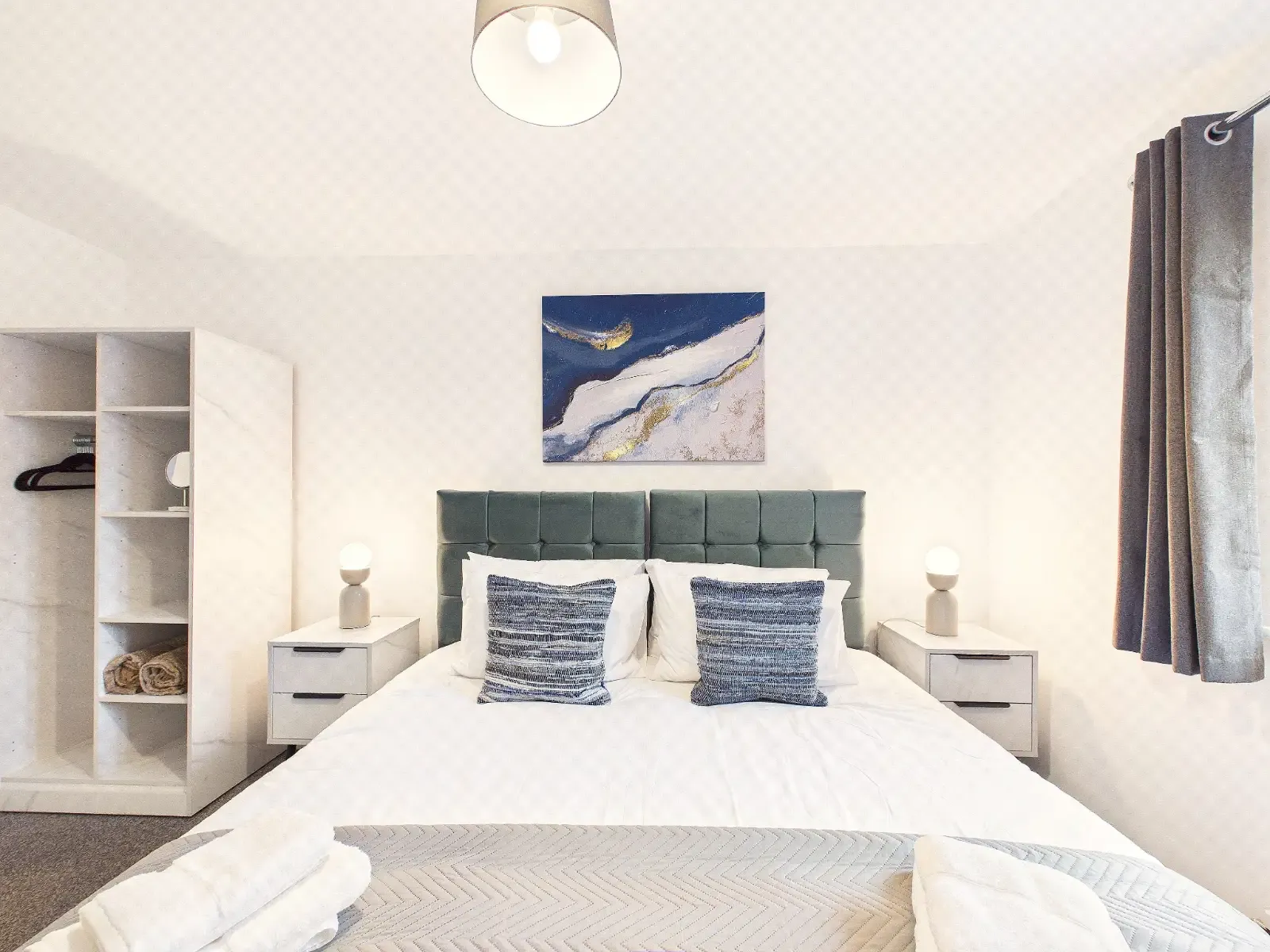 Stylish Central Derby Home + Free Parking in 34 Erasmus Drive, DE1 2DL - Property image 3 - VivreStays