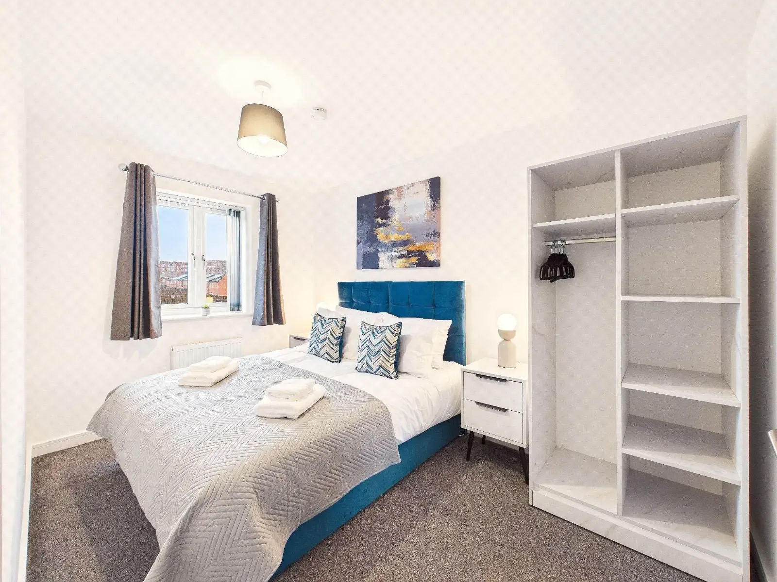Stylish Central Derby Home + Free Parking in 34 Erasmus Drive, DE1 2DL - Property image 10 - VivreStays