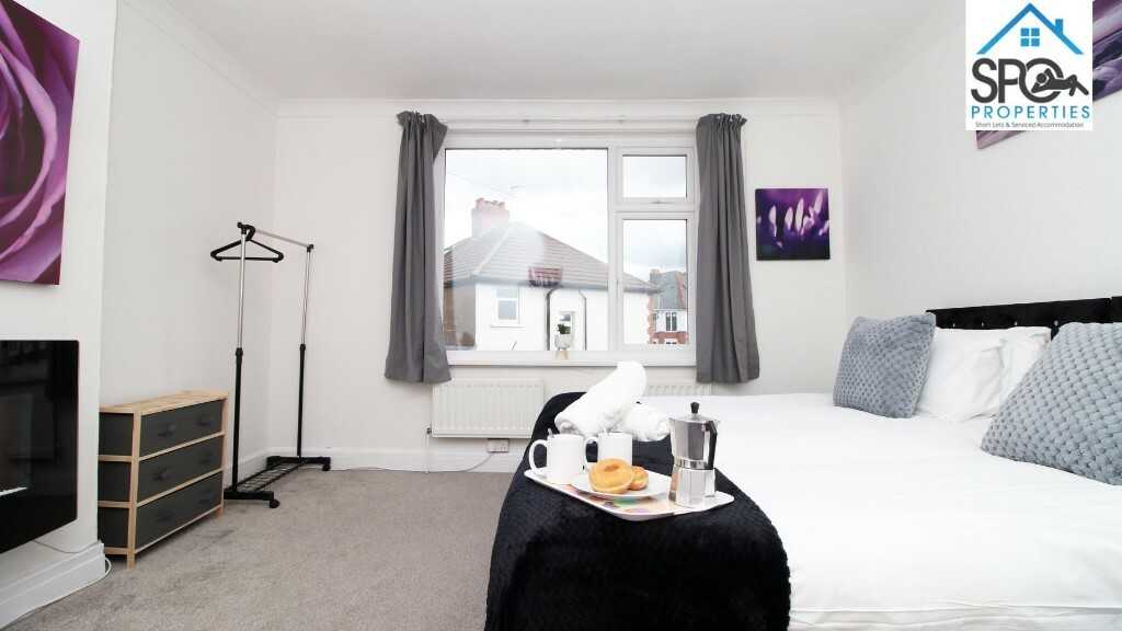 View 4-Bed Contractor Accommodation in Cardiff, South Wales in CF14 1DF, Cardiff, Cardiff, Wales, UK 4-Bed Contractor Accommodation in Cardiff, South Wales in CF14 1DF, Cardiff, Cardiff, Wales, UK - Property image 6 - VivreStays