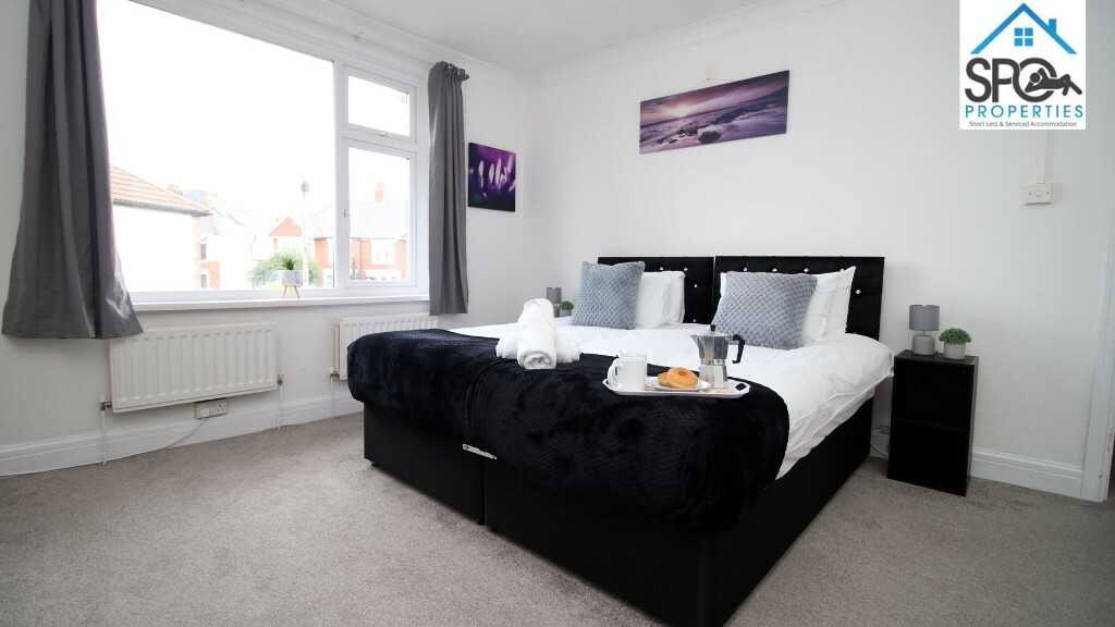 View 4-Bed Contractor Accommodation in Cardiff, South Wales in CF14 1DF, Cardiff, Cardiff, Wales, UK 4-Bed Contractor Accommodation in Cardiff, South Wales in CF14 1DF, Cardiff, Cardiff, Wales, UK - Property image 8 - VivreStays