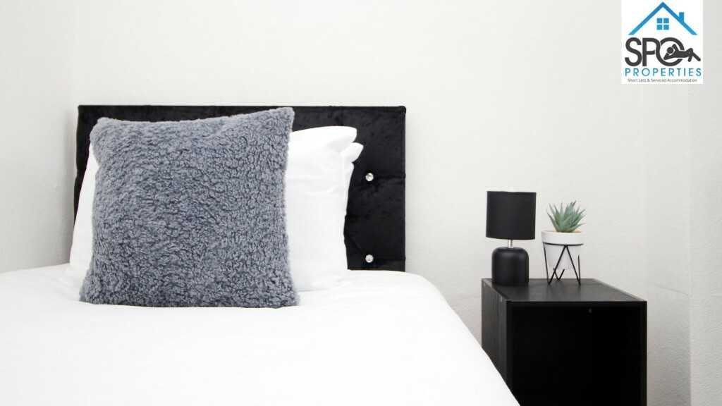 View 4-Bed Contractor Accommodation in Cardiff, South Wales in CF14 1DF, Cardiff, Cardiff, Wales, UK 4-Bed Contractor Accommodation in Cardiff, South Wales in CF14 1DF, Cardiff, Cardiff, Wales, UK - Property image 9 - VivreStays
