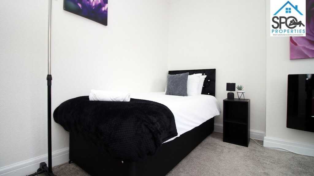 View 4-Bed Contractor Accommodation in Cardiff, South Wales in CF14 1DF, Cardiff, Cardiff, Wales, UK 4-Bed Contractor Accommodation in Cardiff, South Wales in CF14 1DF, Cardiff, Cardiff, Wales, UK - Property image 10 - VivreStays