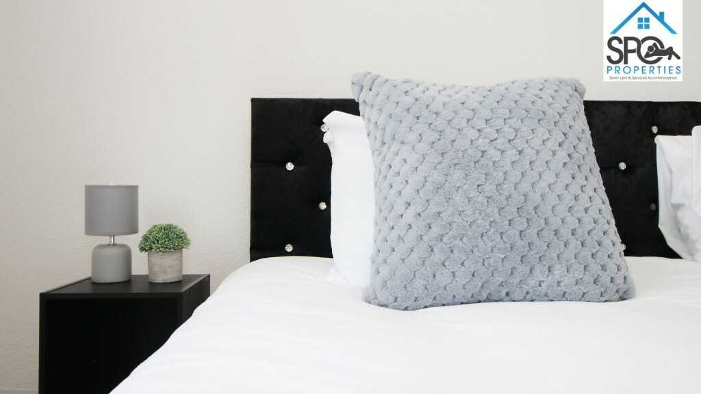 View 4-Bed Contractor Accommodation in Cardiff, South Wales in CF14 1DF, Cardiff, Cardiff, Wales, UK 4-Bed Contractor Accommodation in Cardiff, South Wales in CF14 1DF, Cardiff, Cardiff, Wales, UK - Property image 12 - VivreStays