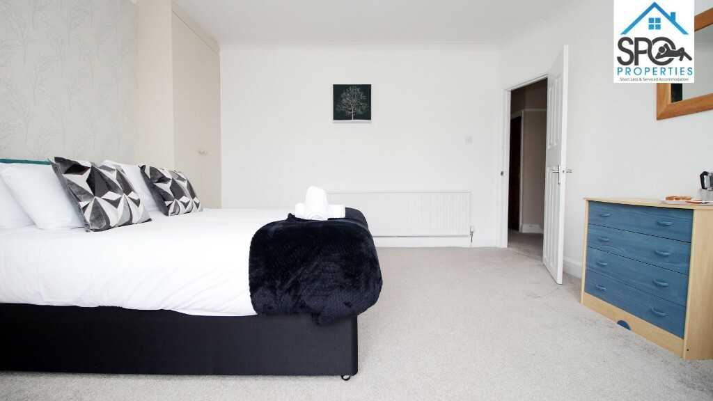 View 4-Bed Contractor Accommodation in Cardiff, South Wales in CF14 1DF, Cardiff, Cardiff, Wales, UK 4-Bed Contractor Accommodation in Cardiff, South Wales in CF14 1DF, Cardiff, Cardiff, Wales, UK - Property image 16 - VivreStays