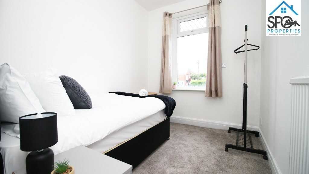 View 4-Bed Contractor Accommodation in Cardiff, South Wales in CF14 1DF, Cardiff, Cardiff, Wales, UK 4-Bed Contractor Accommodation in Cardiff, South Wales in CF14 1DF, Cardiff, Cardiff, Wales, UK - Property image 24 - VivreStays
