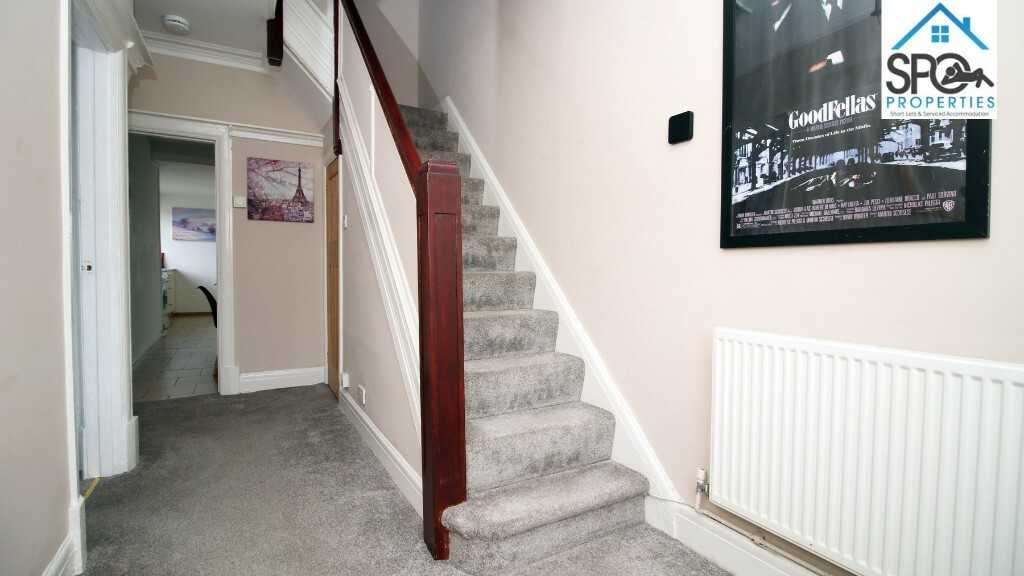 View 4-Bed Contractor Accommodation in Cardiff, South Wales in CF14 1DF, Cardiff, Cardiff, Wales, UK 4-Bed Contractor Accommodation in Cardiff, South Wales in CF14 1DF, Cardiff, Cardiff, Wales, UK - Property image 29 - VivreStays