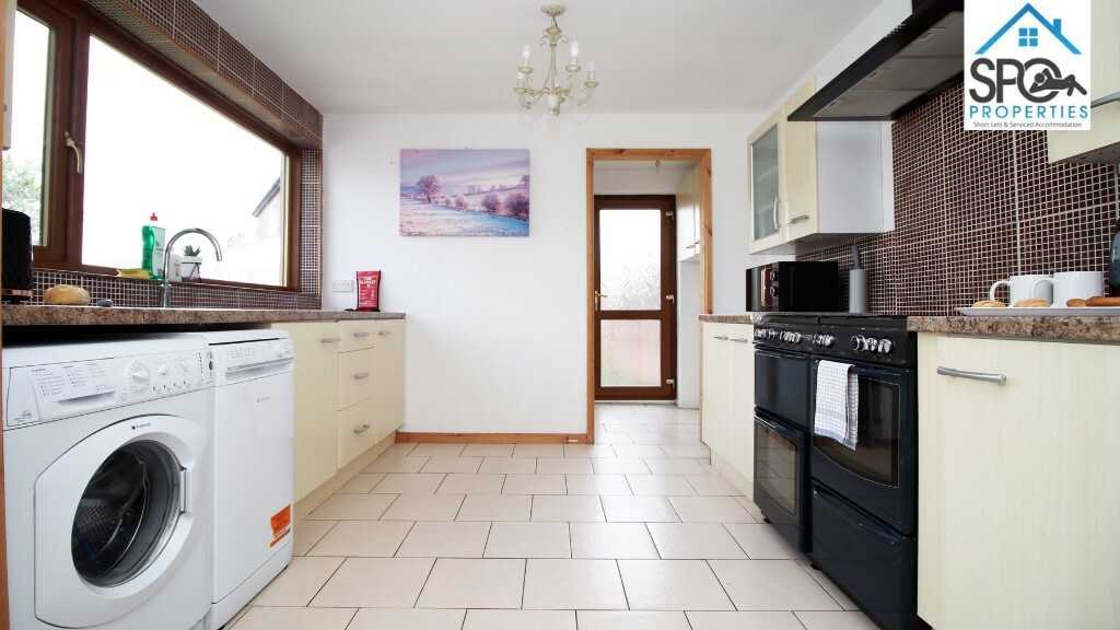 View 4-Bed Contractor Accommodation in Cardiff, South Wales in CF14 1DF, Cardiff, Cardiff, Wales, UK 4-Bed Contractor Accommodation in Cardiff, South Wales in CF14 1DF, Cardiff, Cardiff, Wales, UK - Property image 39 - VivreStays