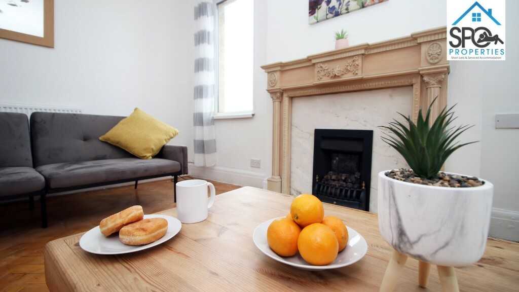 View 4-Bed Contractor Accommodation in Cardiff, South Wales in CF14 1DF, Cardiff, Cardiff, Wales, UK 4-Bed Contractor Accommodation in Cardiff, South Wales in CF14 1DF, Cardiff, Cardiff, Wales, UK - Property image 42 - VivreStays
