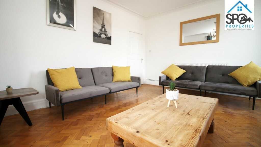 View 4-Bed Contractor Accommodation in Cardiff, South Wales in CF14 1DF, Cardiff, Cardiff, Wales, UK 4-Bed Contractor Accommodation in Cardiff, South Wales in CF14 1DF, Cardiff, Cardiff, Wales, UK - Property image 46 - VivreStays