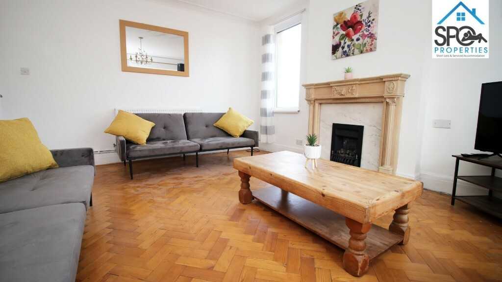 View 4-Bed Contractor Accommodation in Cardiff, South Wales in CF14 1DF, Cardiff, Cardiff, Wales, UK 4-Bed Contractor Accommodation in Cardiff, South Wales in CF14 1DF, Cardiff, Cardiff, Wales, UK - Property image 47 - VivreStays