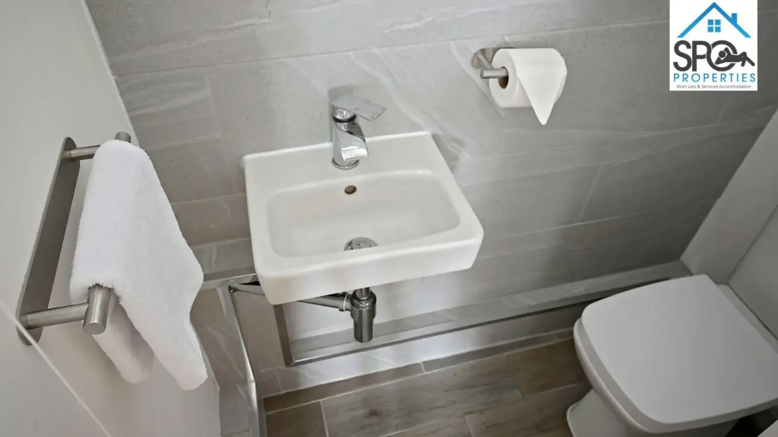3-Bed Contractor Accommodation in Cwmbran, South Wales in NP44 4UY, Cwmbran, Torfaen, Wales, UK - Property image 2 - VivreStays