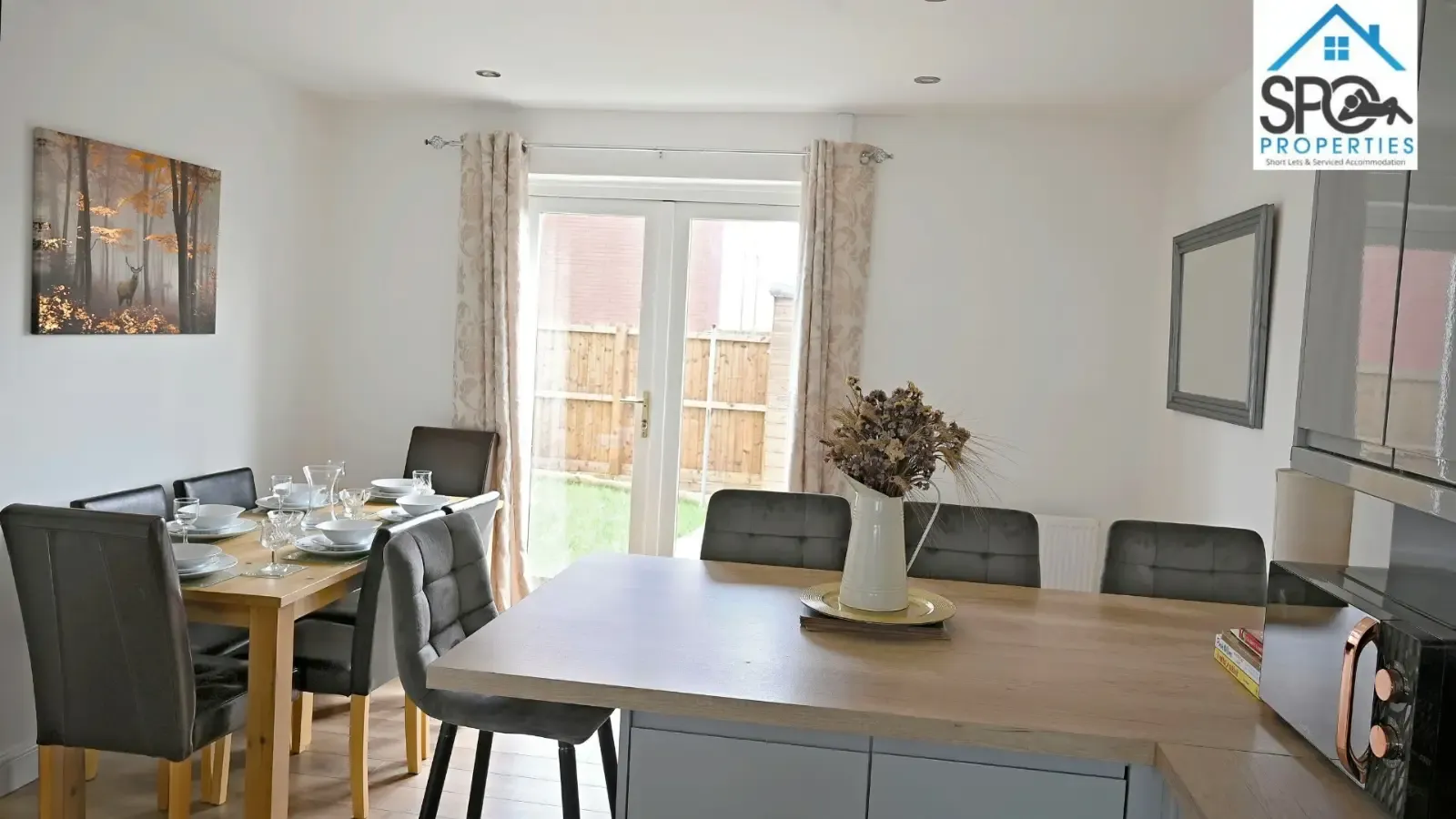 3-Bed Contractor Accommodation in Cwmbran, South Wales in NP44 4UY, Cwmbran, Torfaen, Wales, UK - Property image 5 - VivreStays