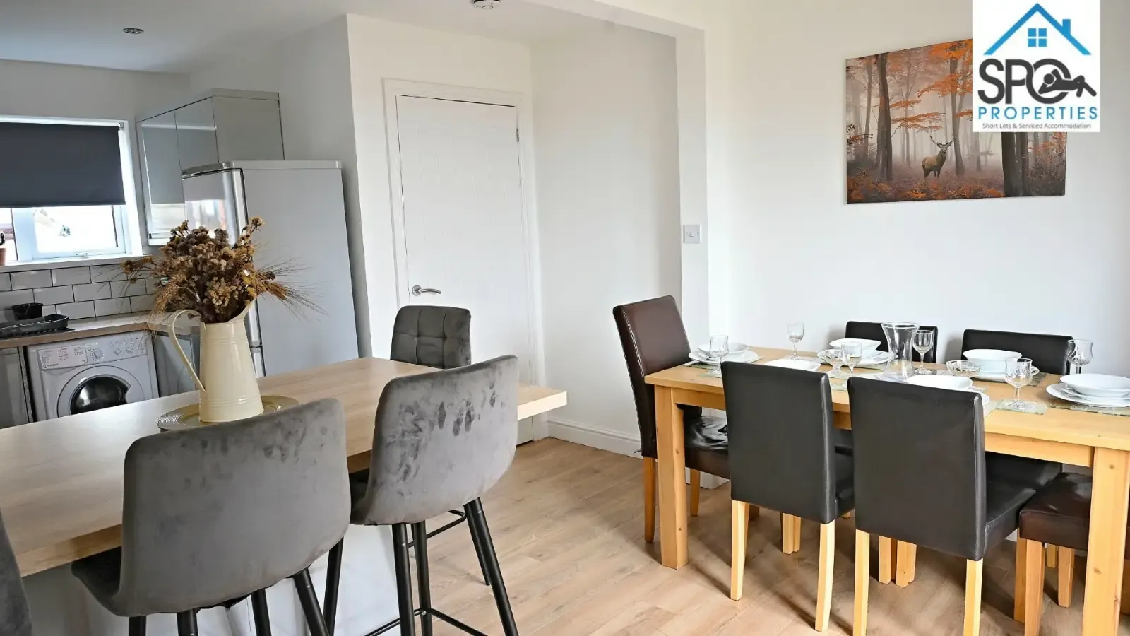 3-Bed Contractor Accommodation in Cwmbran, South Wales in NP44 4UY, Cwmbran, Torfaen, Wales, UK - Property image 4 - VivreStays