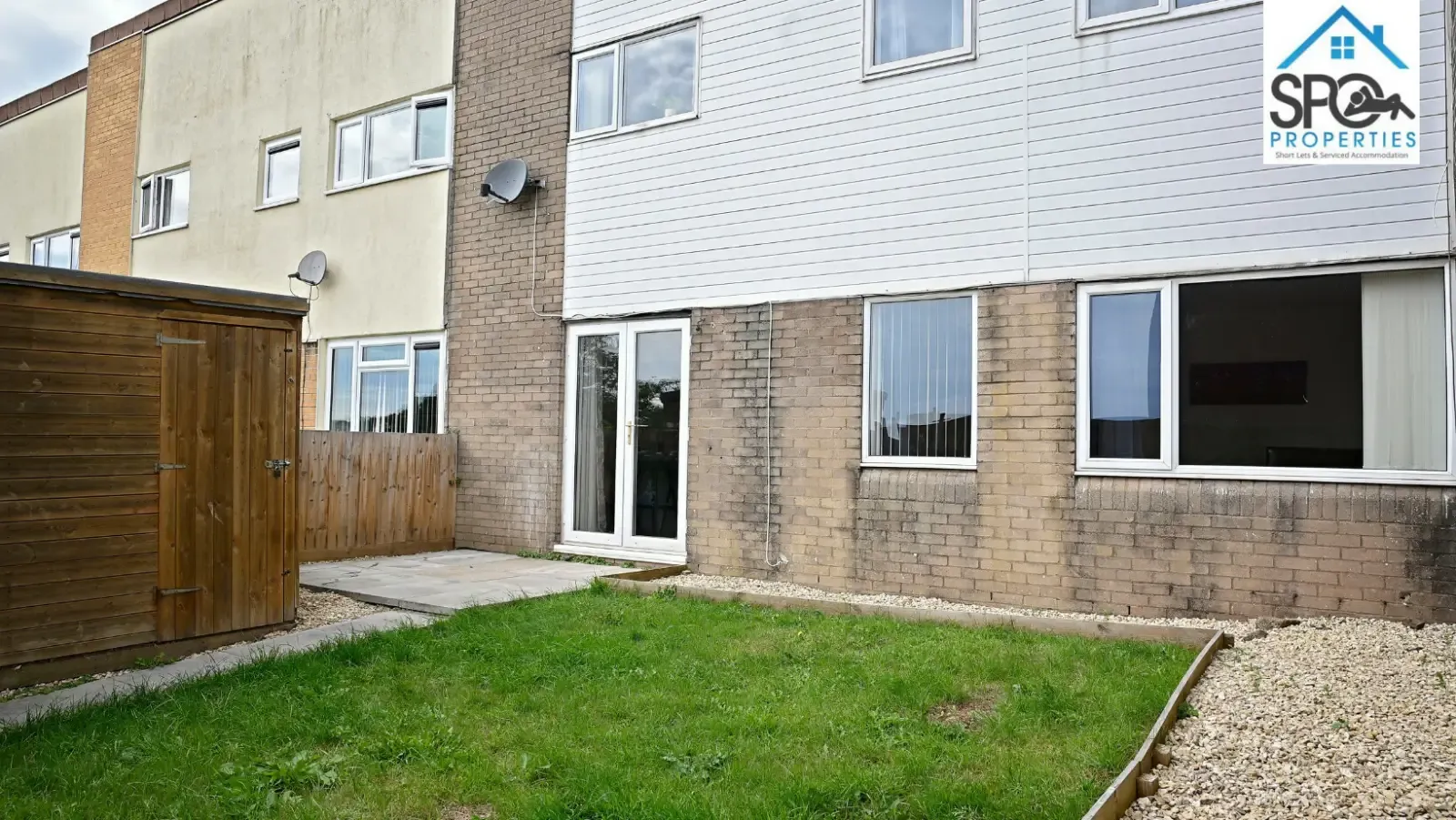 3-Bed Contractor Accommodation in Cwmbran, South Wales in NP44 4UY, Cwmbran, Torfaen, Wales, UK - Property image 3 - VivreStays