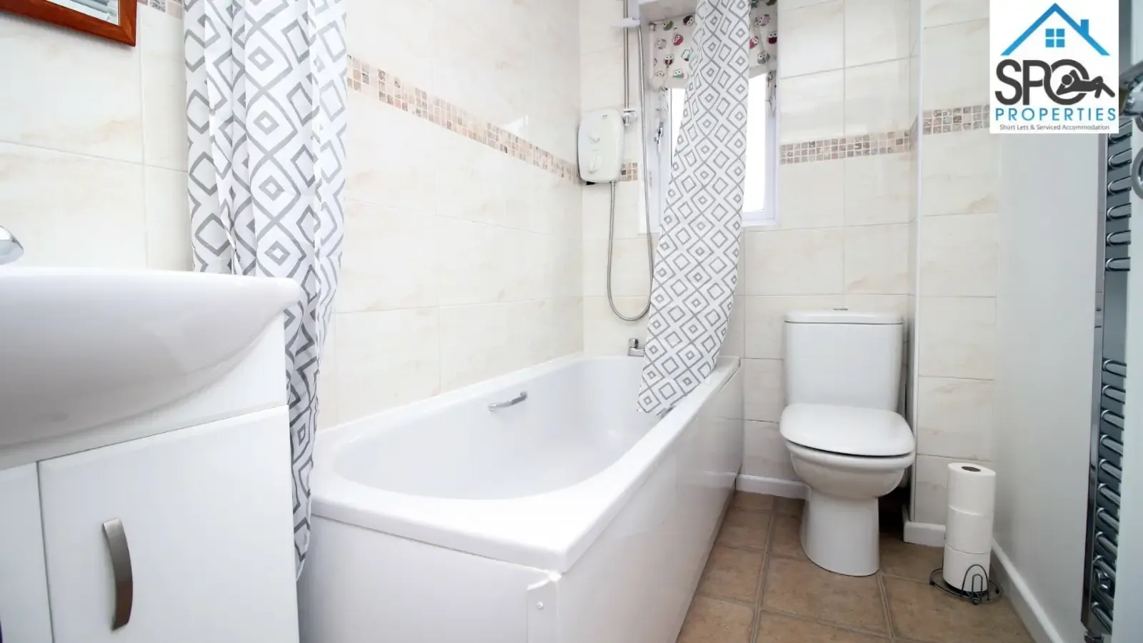 2-Bed Contractor Accommodation in Newport, South Wales in NP18 3PU - Property image 2 - VivreStays