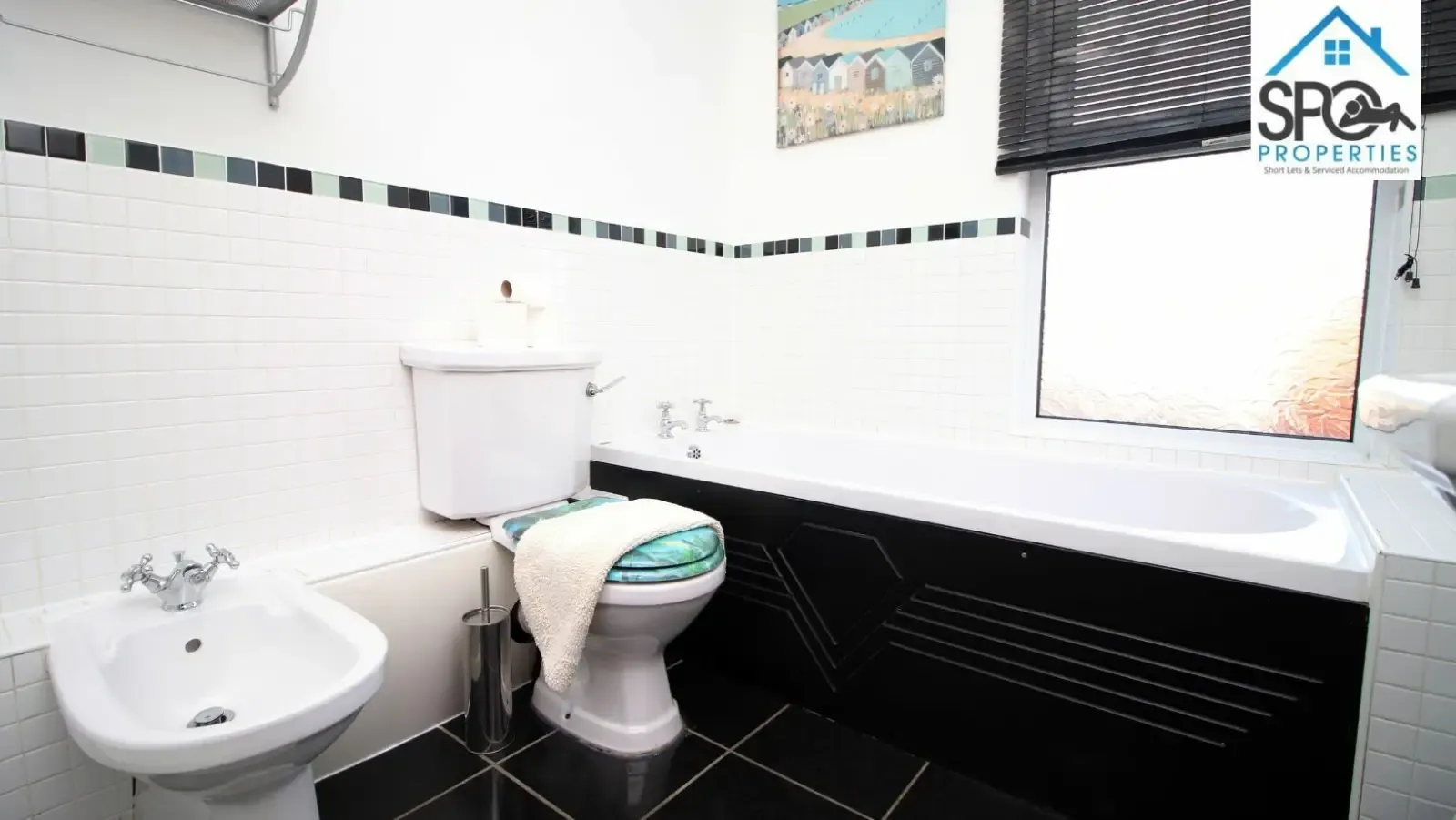 3-Bed Contractor Accommodation in Pontypool, South Wales in NP4 6DP, Pontypool, Torfaen, Wales, UK - Property image 16 - VivreStays