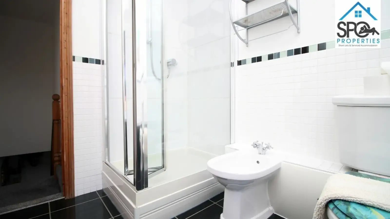 3-Bed Contractor Accommodation in Pontypool, South Wales in NP4 6DP, Pontypool, Torfaen, Wales, UK - Property image 17 - VivreStays