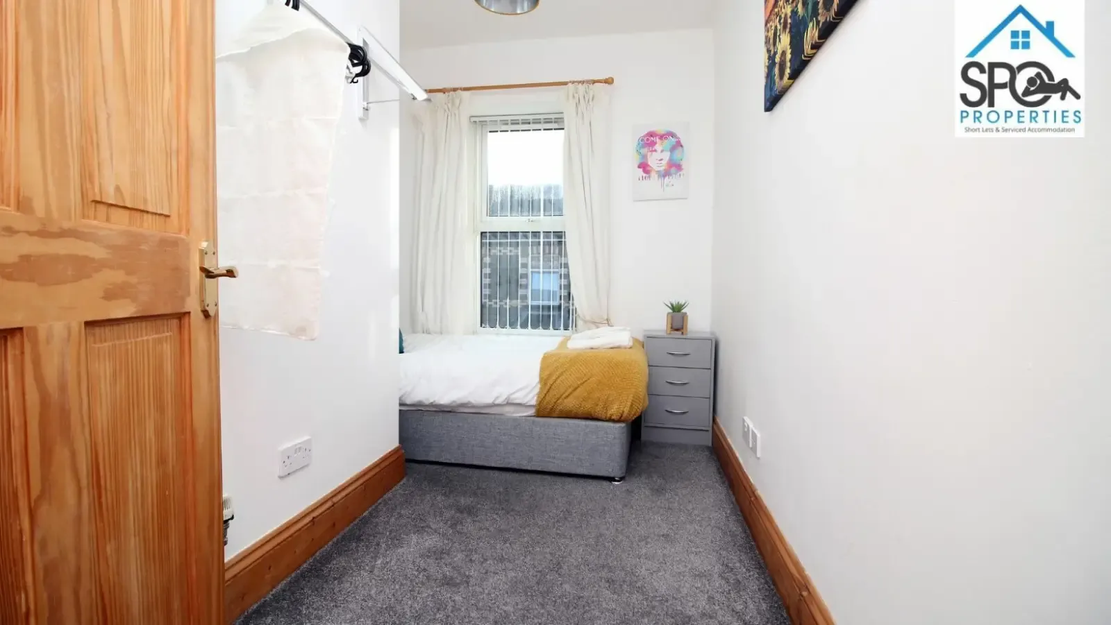 3-Bed Contractor Accommodation in Pontypool, South Wales in NP4 6DP, Pontypool, Torfaen, Wales, UK - Property image 39 - VivreStays