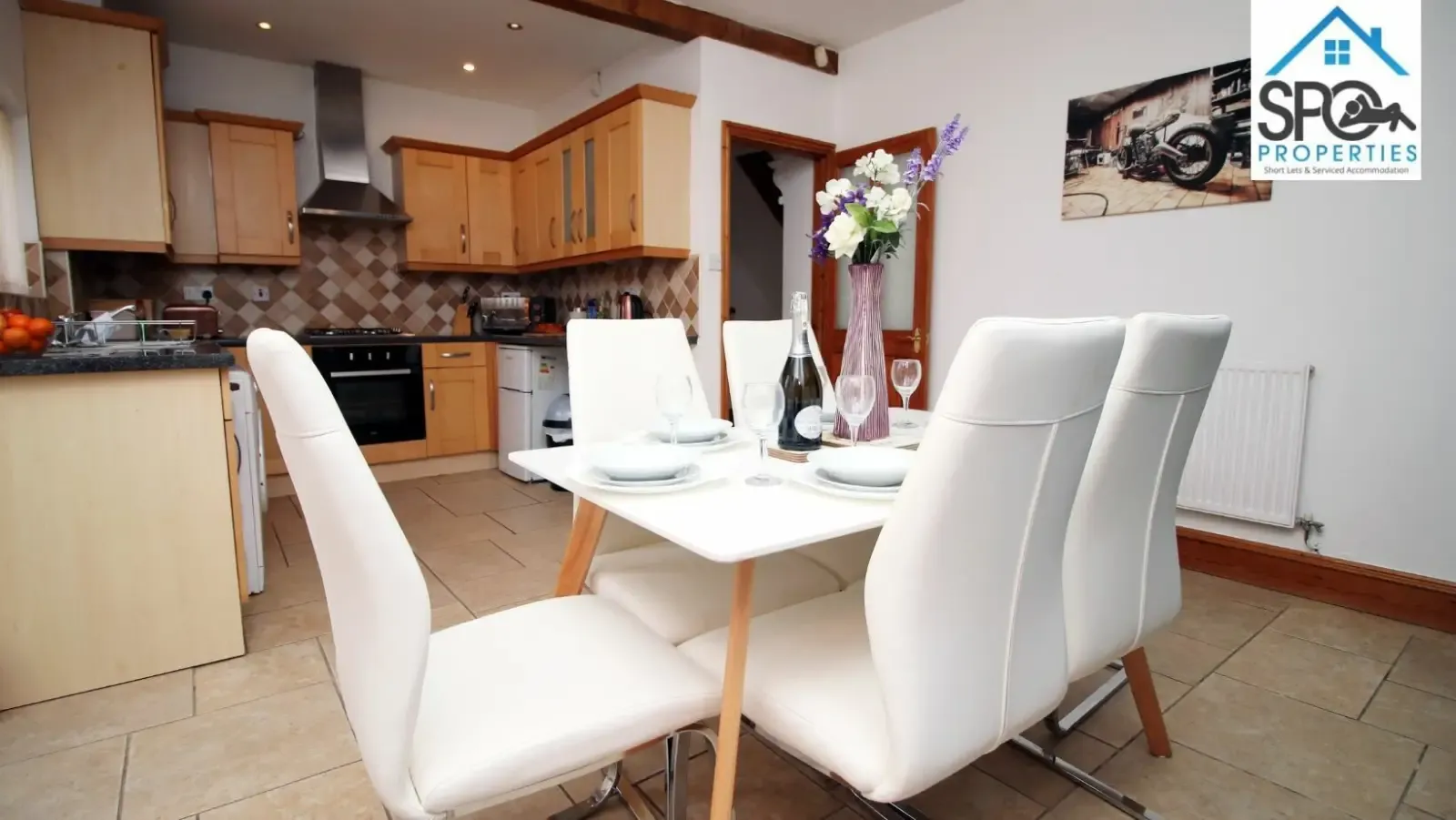 3-Bed Contractor Accommodation in Pontypool, South Wales in NP4 6DP, Pontypool, Torfaen, Wales, UK - Property image 40 - VivreStays